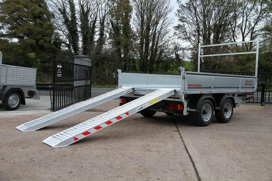 Baumaschinenteile Gummiketten Hammerköpfe Polen 01