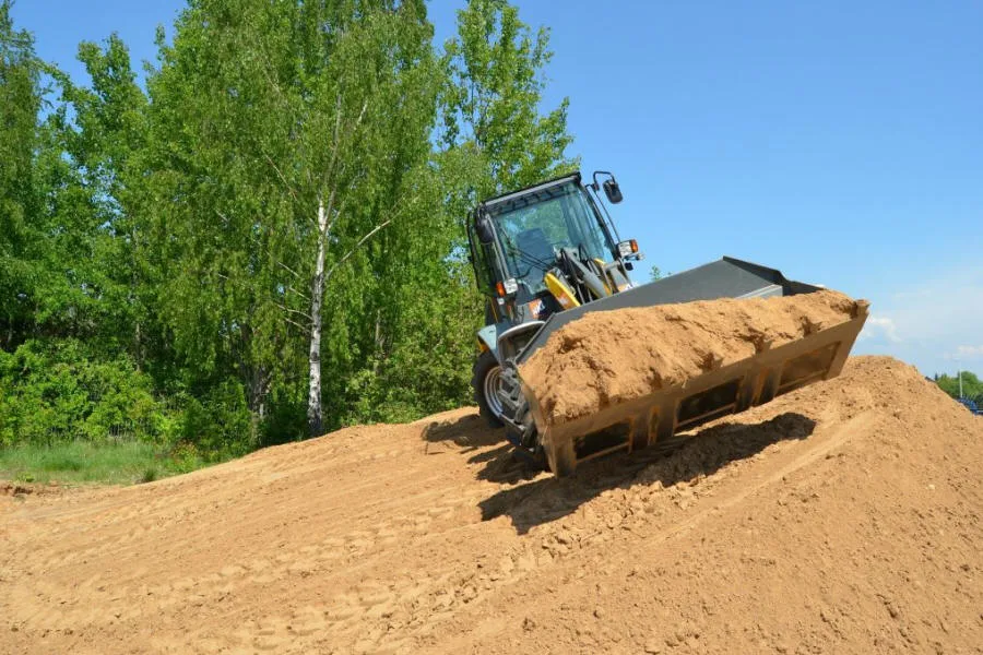 Baumaschinenteile Gummiketten Hammerköpfe Polen 02